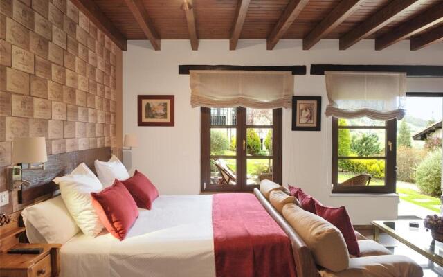 Apartamentos Llugarón