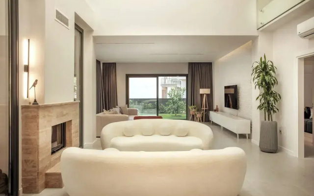 Spacious 4BR Villa Perfect for Families & Friends