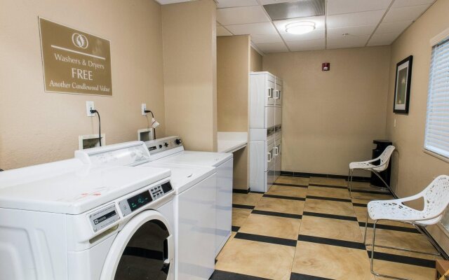 Candlewood Suites Virginia Beach Town Center by IHG