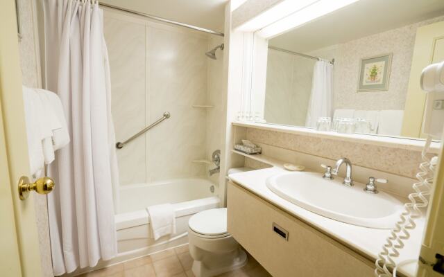 Royal Scot Hotel & Suites
