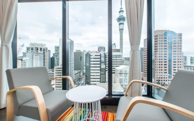 JHT - 2 BR Subperb Central Skytower View
