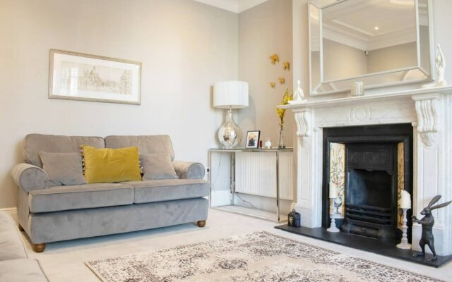 Stylish And Stunning 5 Bed House In Clapham South