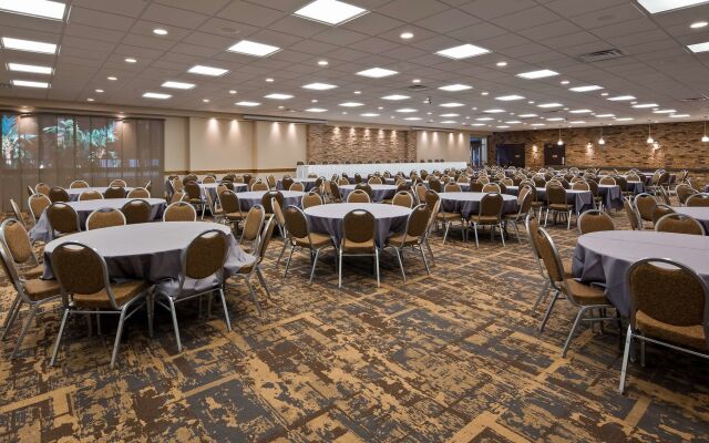 Crossroads Hotel and Event Center