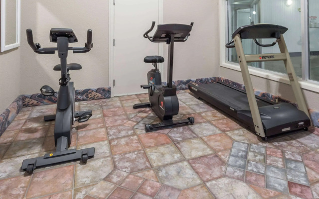 Super 8 by Wyndham Medicine Hat AB