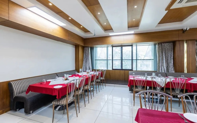 Hotel Rajendra Palace by OYO Rooms
