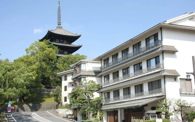 Sarusawaike Yoshidaya