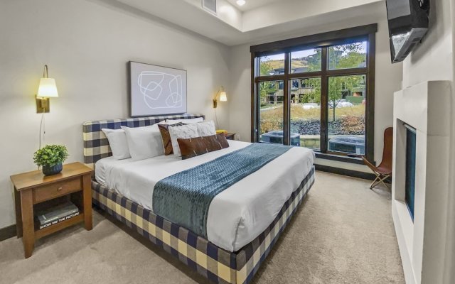 106 Blackstone Mountain Marvel! 2 Bedroom Condo by RedAwning