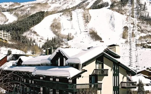 Ski Time Square