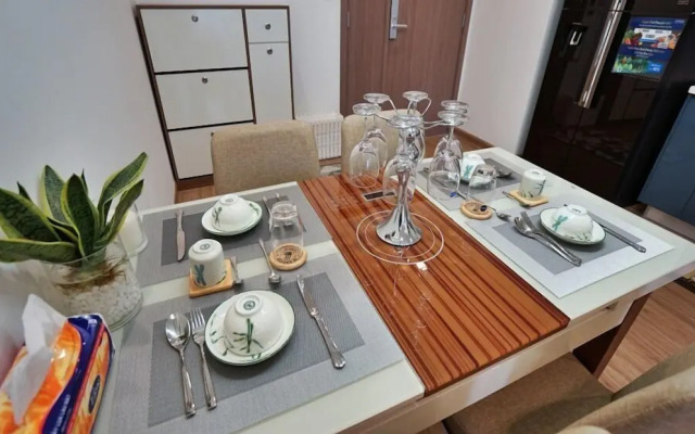 Luna's House Luxury Apartment at Vinhomes Metropolis