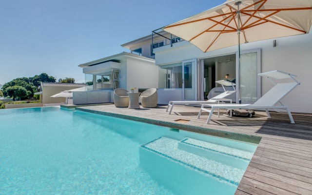 Amanzi Island Lodge
