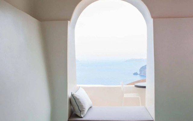Porto Fira Suites