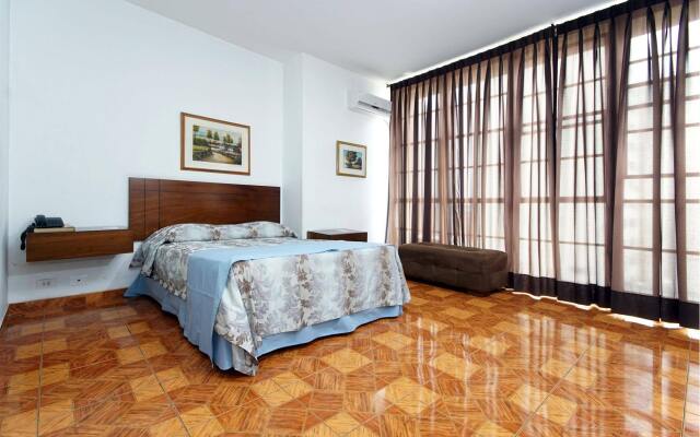 Hotel Royal Plaza
