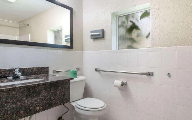 Econo Lodge Mechanicsburg