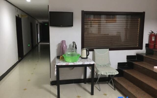 Jixiang Hotel (Harbin Huanghe Road Shop)