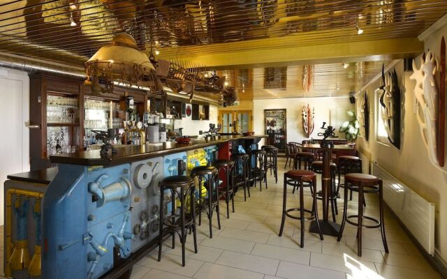 Hôtel de la Gare, La Petite Gilberte