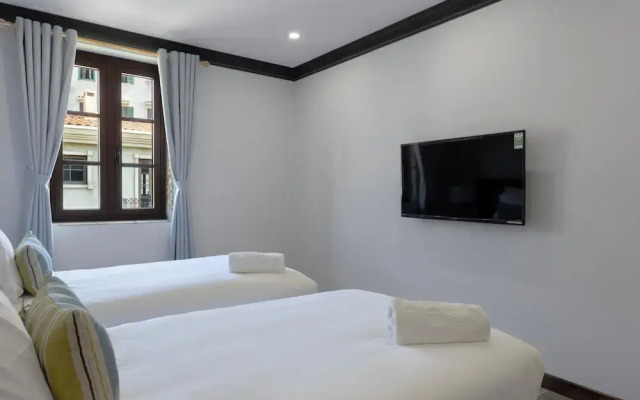 The Room Hotel Sunset Town