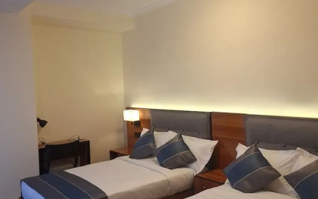 Point Central Hotel