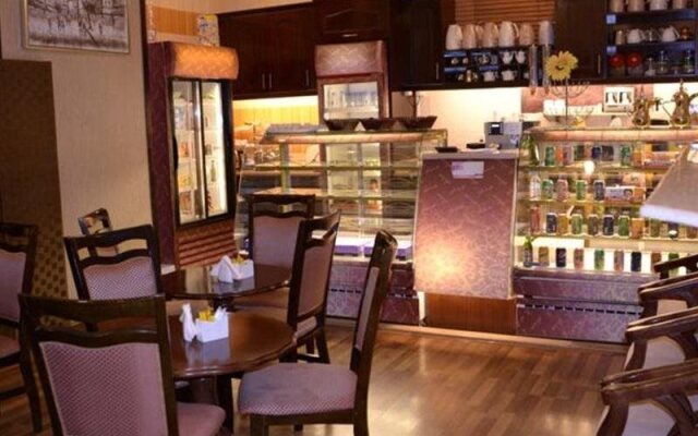 Manam Hotel Apartments