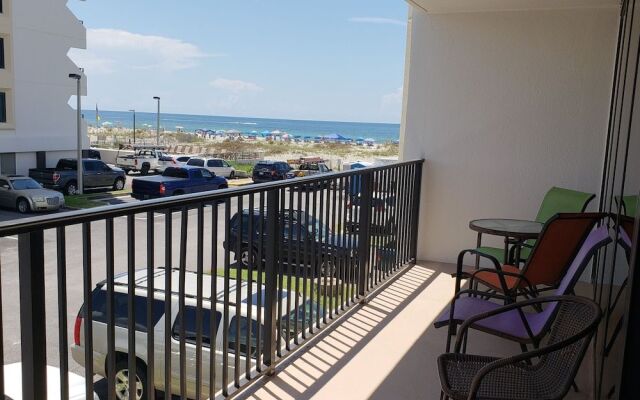 Island Winds West 170