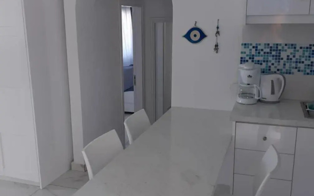 Blue and White Studios & Apartments