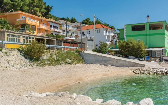 Amazing Home in Jesenice Bajnice With Wifi and 2 Bedrooms