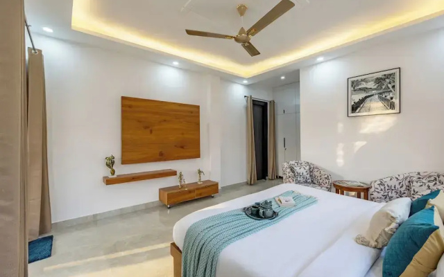 ELIVAAS 5 BHK With Pvt Pool - Zenora