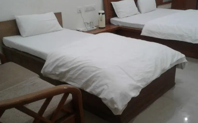 Hotel Vrindavan Garden