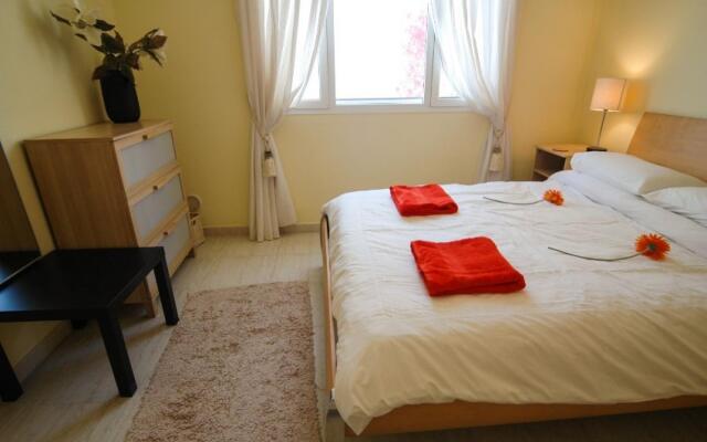 Sama Calero Lvc253701