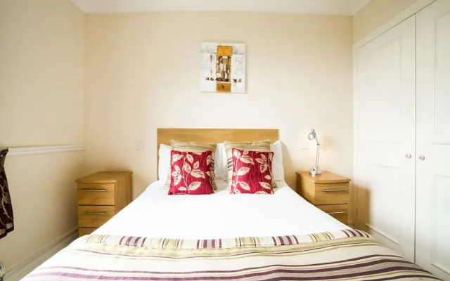 OYO White Horse Lodge Hotel