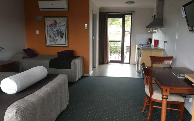 Parsons Bay Retreat
