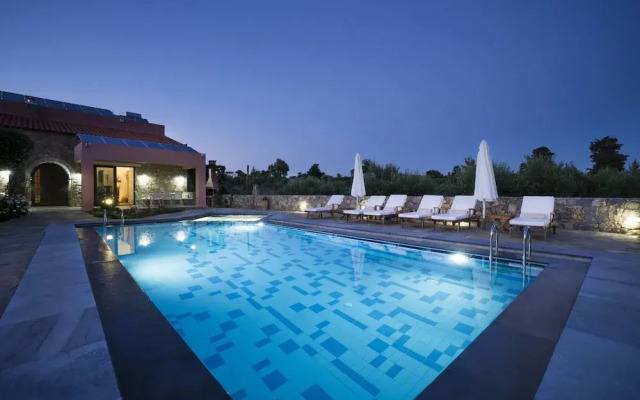 Private Polished Mansion w Private Pool Jacuzzi