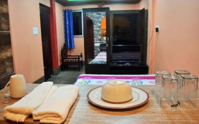 12 Homestay Apartments