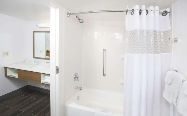 Hampton Inn & Suites Annapolis