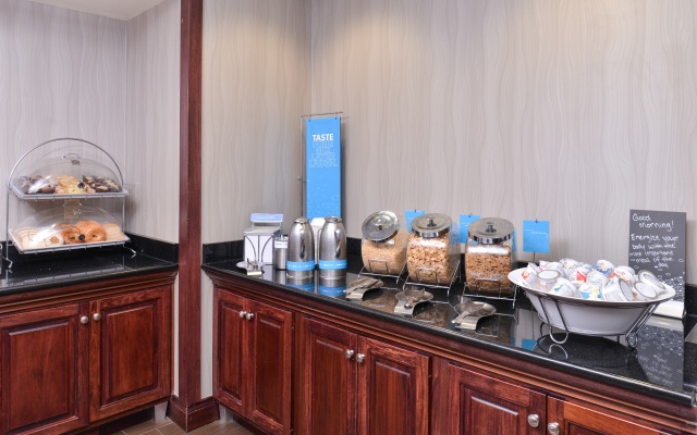 Hampton Inn & Suites Muncie
