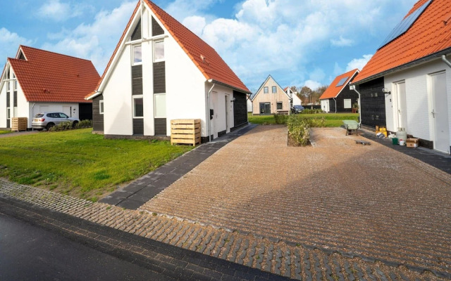 Holiday Home in Scherpenisse With Garden