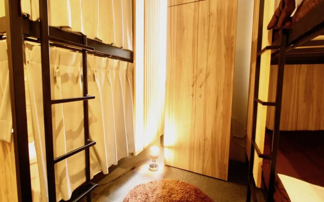 Namba Guesthouse HIVE - Hostel