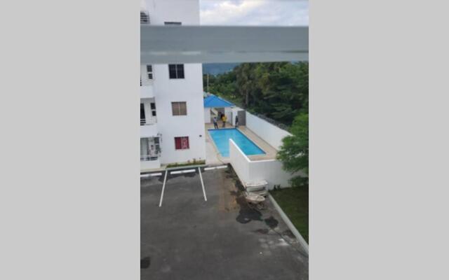 Lia Amanda Edificio 5
