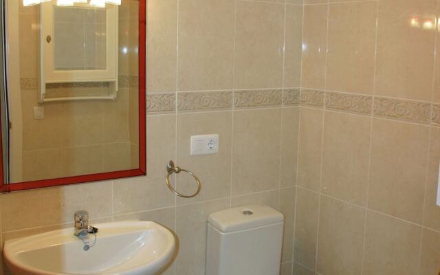 Comfortable Apartment With Washing Machine Near the Sea