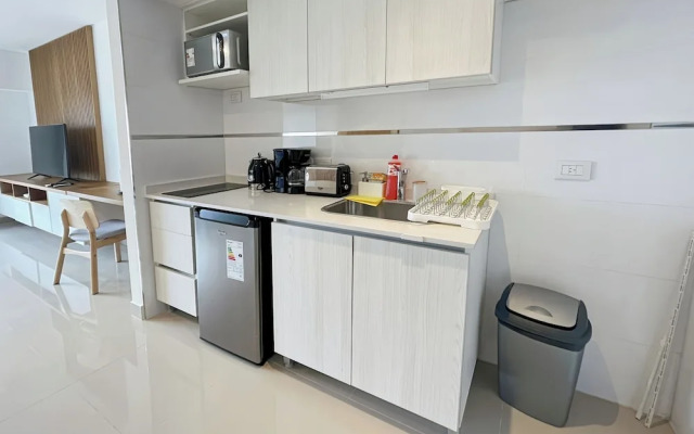 Studio Luxury Balcony Pool