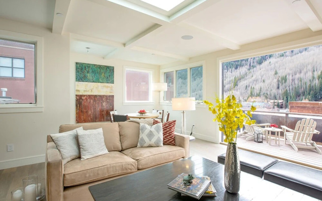 Meribel Penthouse - Luxury Condominium with Penthouse Views, Heart of Downtown Telluride, Hot Tub