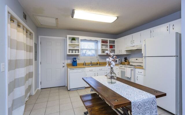 Nashville Chic | 10min from downtown!