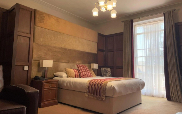 Alton House Hotel