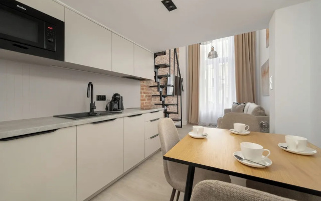 Cozy Apartment for 8 by Renters
