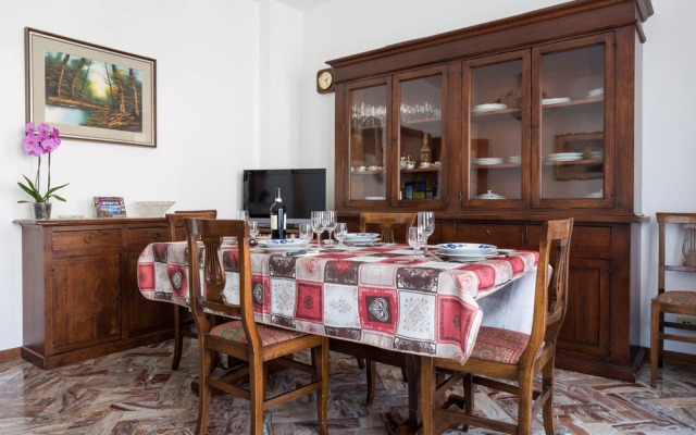 Parma A due passi dall'Ospedale Apartment