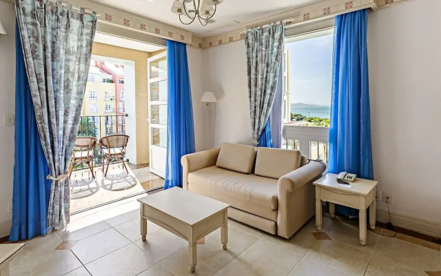 Suite com cozinha dentro de hotel ILCTOP