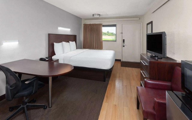 Travelodge by Wyndham Peoria