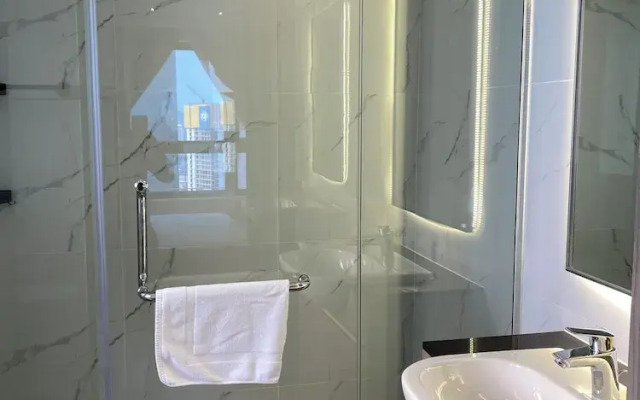 AGILE Infinity Suites TRX By AR