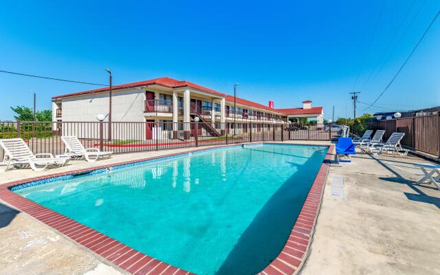 Red Roof Inn Dallas - Mesquite/ Fair Park NE