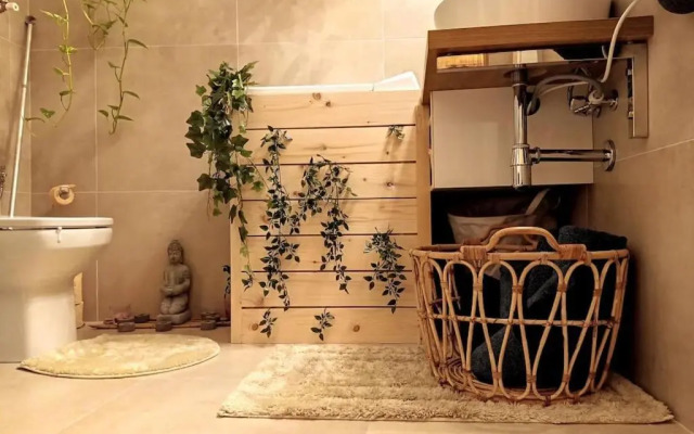 Urban Zen Den 2 Room Condo