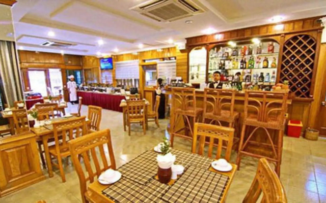 Hotel Dingar